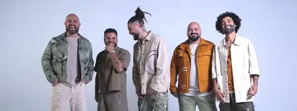 Maneva fecha a turnê de 20 anos com show de despedida no Espaço Unimed em SP