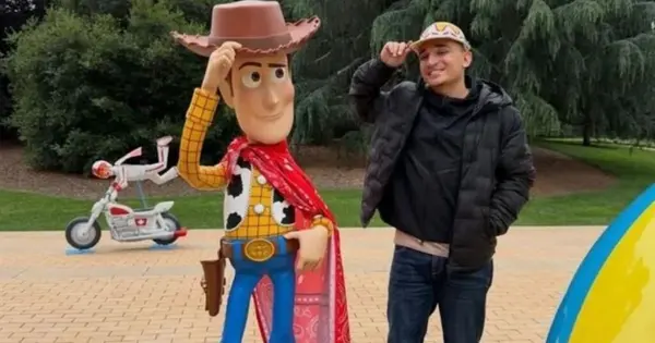 João Gomes grava versão em português de Amigo Estou Aqui para a trilha de Toy Story 5