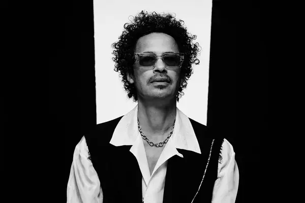 Eagle-Eye Cherry traz a turne Become A Light ao Tokio Marine Hall em 25 de julho